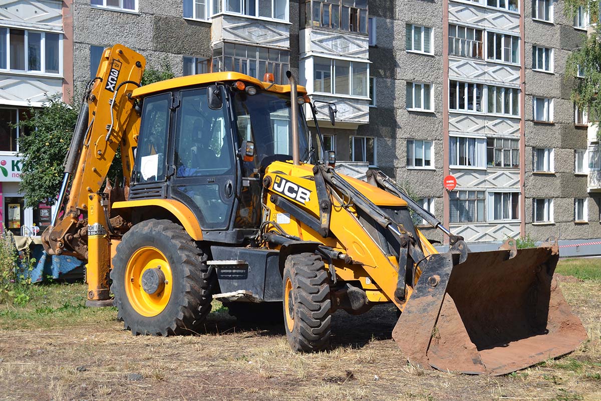 Удмуртия, № 4890 УС 18 — JCB 3CX