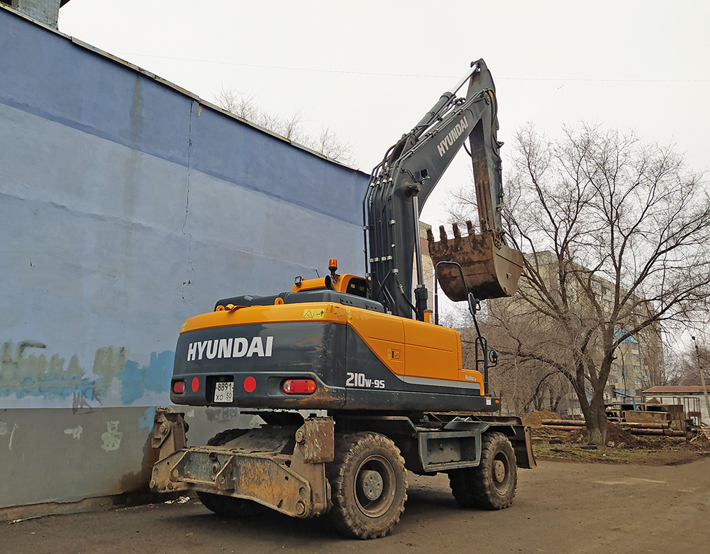 Московская область, № 8891 ХО 50 — Hyundai R210W-9S