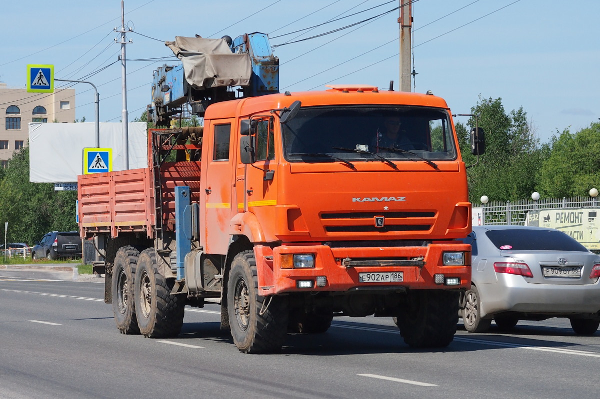 Ханты-Мансийский автоном.округ, № Е 902 АР 186 — КамАЗ-43118-46