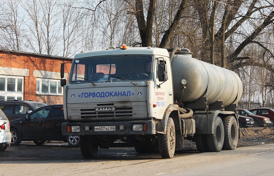 Псковская область, № М 607 АС 60 — КамАЗ-53213