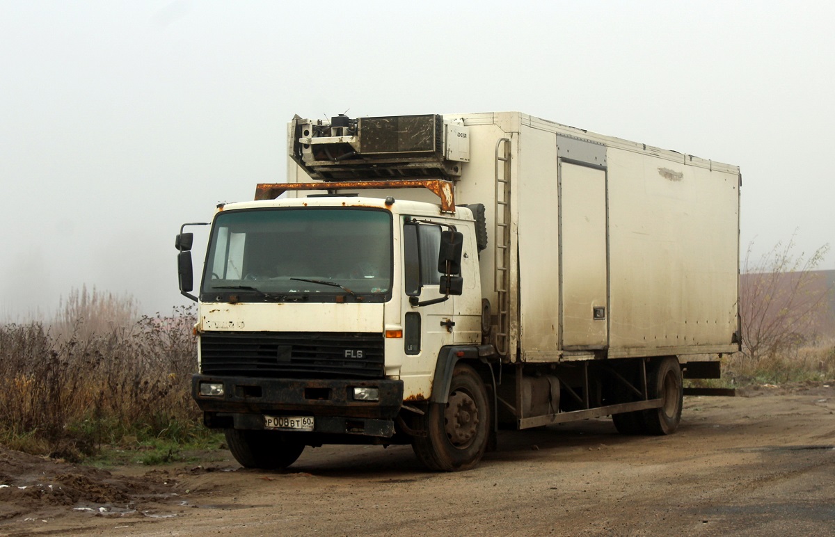 Псковская область, № Р 008 ВТ 60 — Volvo FL6