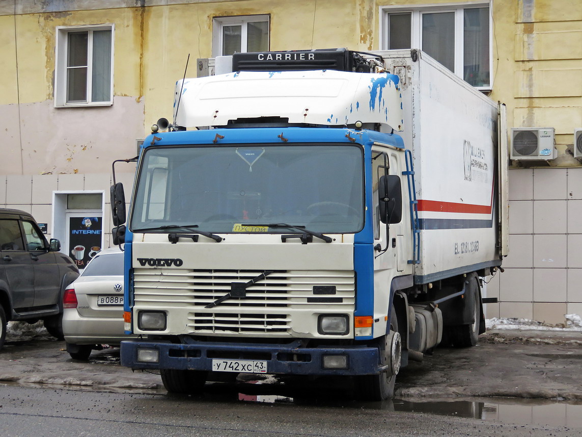 Кировская область, № У 742 ХС 43 — Volvo FL7