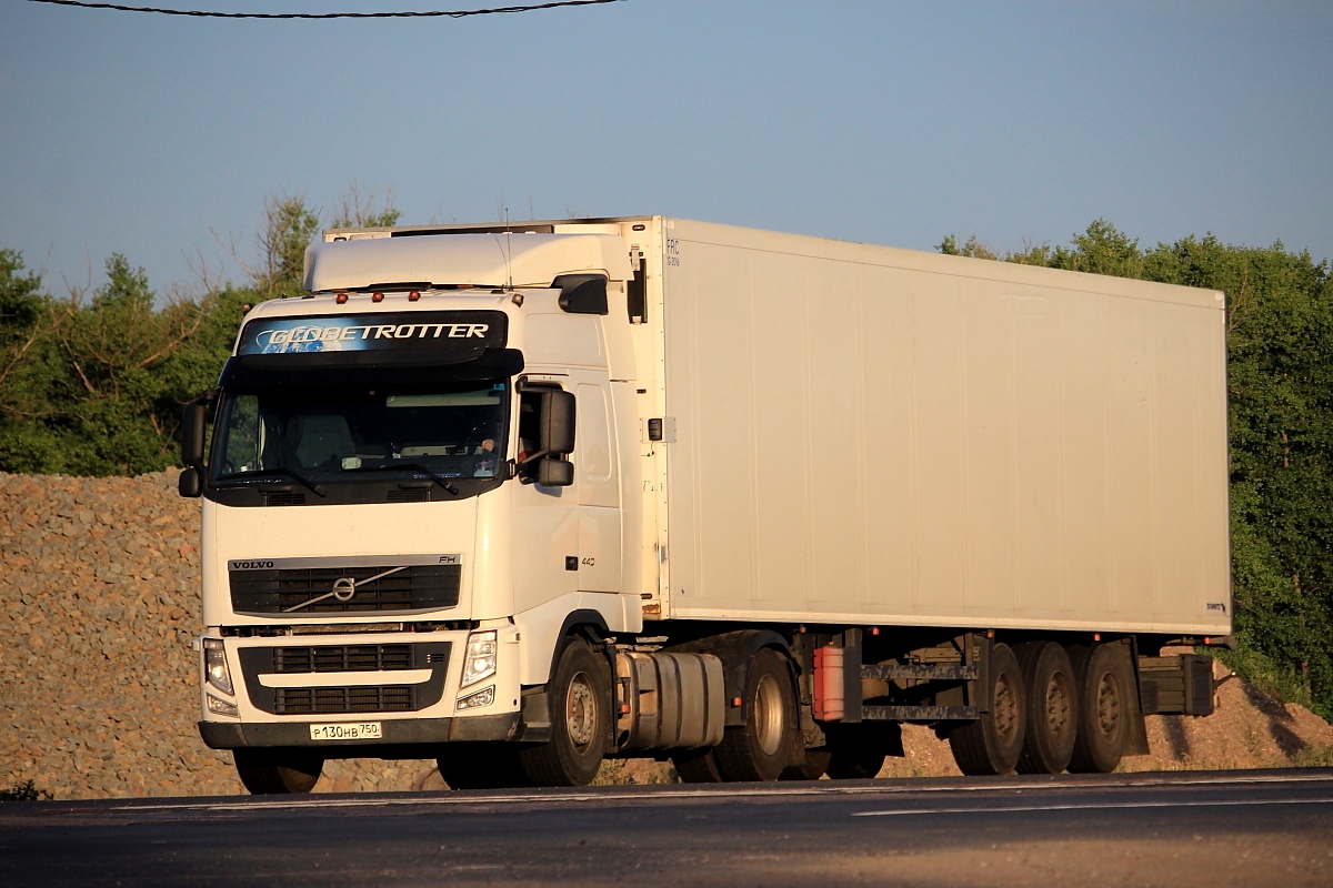 Московская область, № Р 130 НВ 750 — Volvo ('2008) FH.420 [X9P]