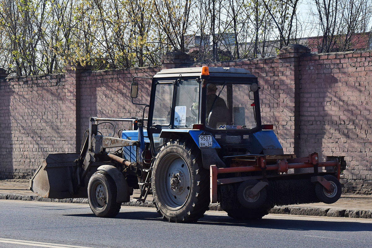 Волгоградская область, № 9537 ВН 34 — Беларус-82.1