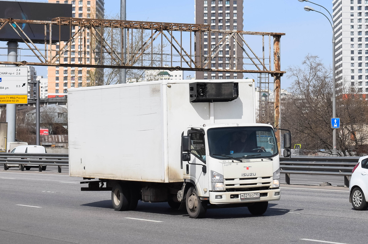 Московская область, № М 321 ЕО 790 — Isuzu NРR75 [Z7X]