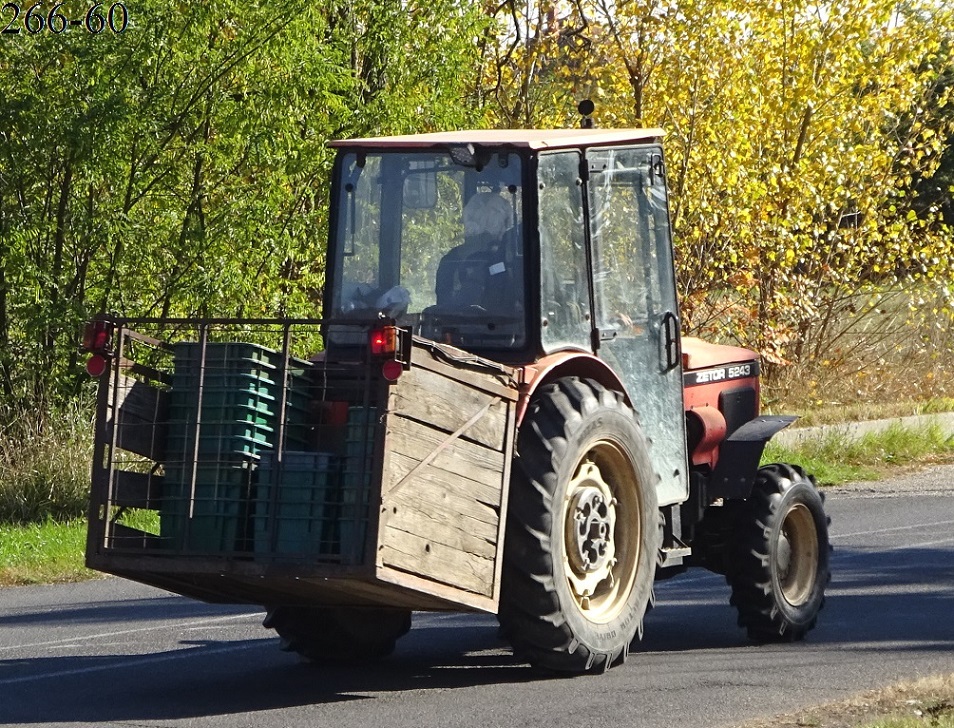 Венгрия, № YHS-382 — Zetor (общая модель); Венгрия — Сбор винограда в Венгрии; Венгрия — Трактора с навесным оборудованием для транспортировки ящиков