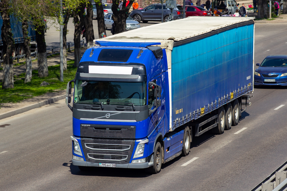 Жамбылская область, № 795 AHT 08 — Volvo ('2012) FH.500