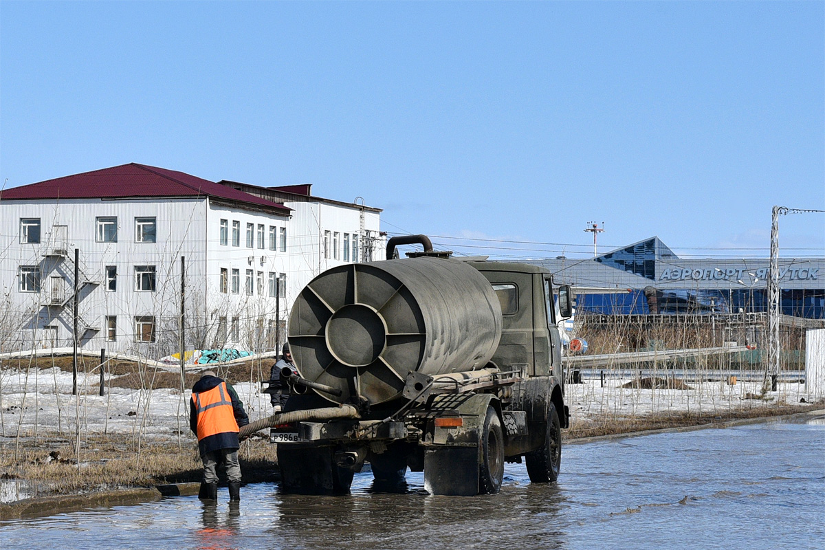 Саха (Якутия), № Р 986 ВТ 14 — МАЗ-5337 (общая модель)