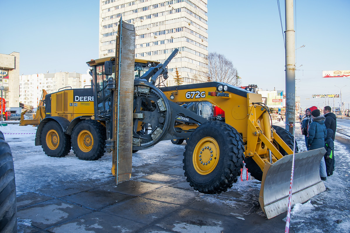 Архангельская область, № 8958 АА 29 — John Deere 672G; Архангельская область — Новая спецтехника