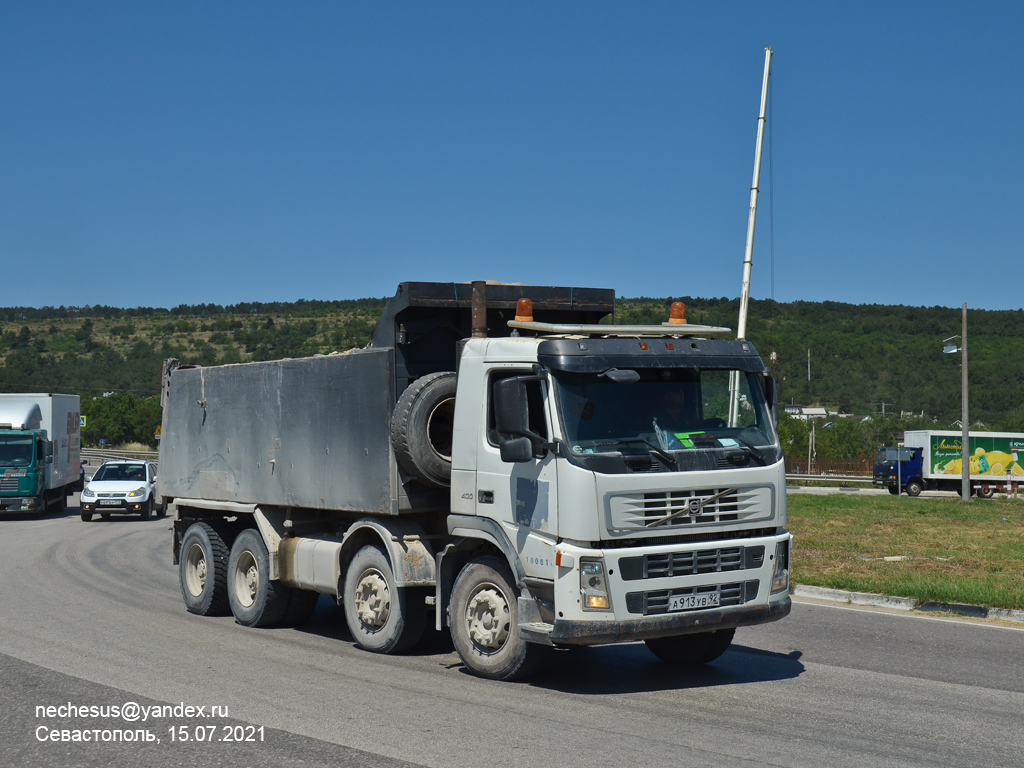 Севастополь, № А 913 УВ 92 — Volvo ('2002) FM12.400