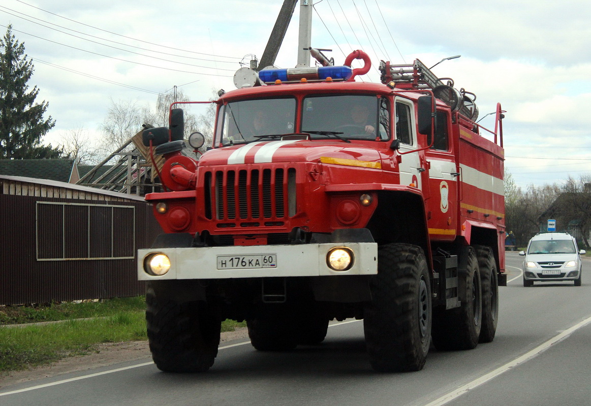 Псковская область, № Н 176 КА 60 — Урал-5557