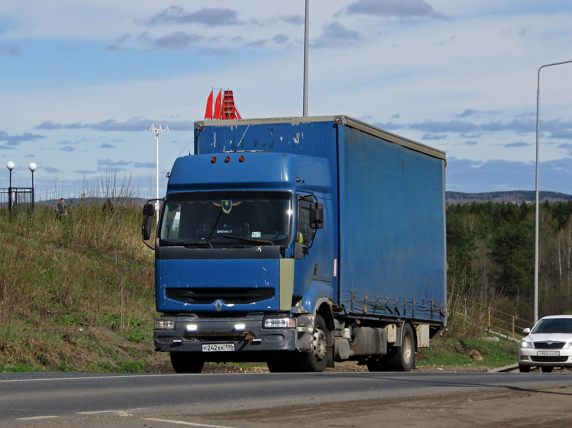 Свердловская область, № Р 242 АК 196 — Renault Premium ('1996)