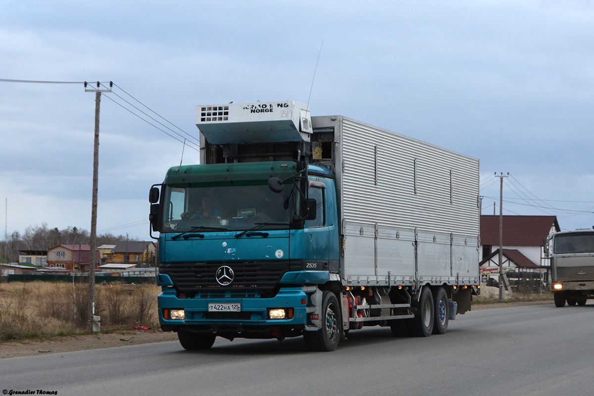 Приморский край, № Т 422 НА 125 — Mercedes-Benz Actros ('1997) 2535