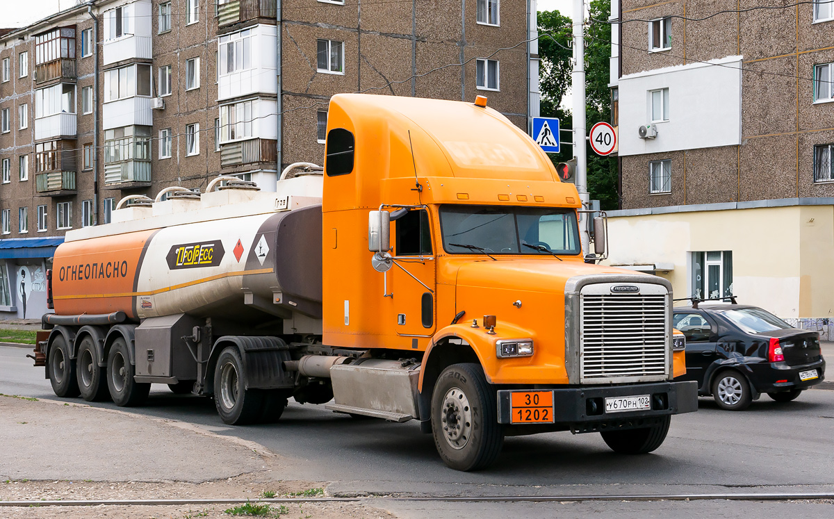 Башкортостан, № У 670 РН 102 — Freightliner FLD 120 SD