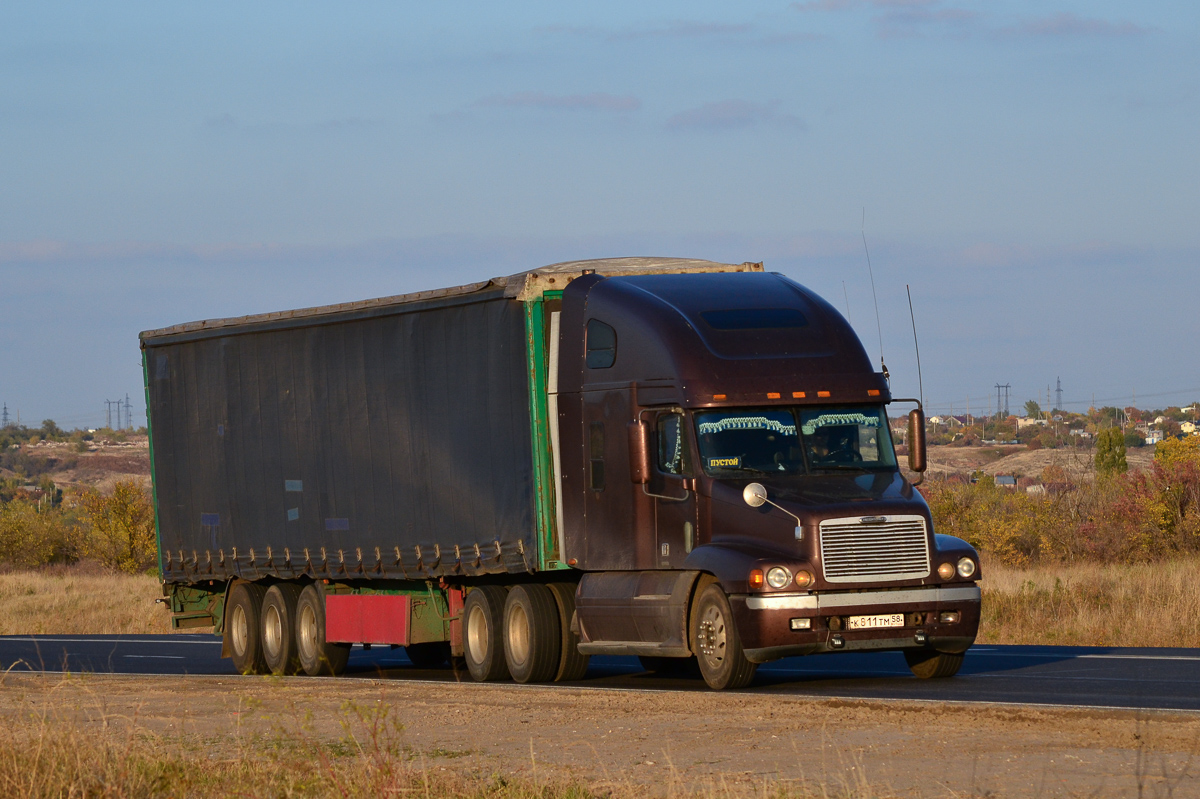 Пензенская область, № К 811 ТМ 58 — Freightliner Century Class