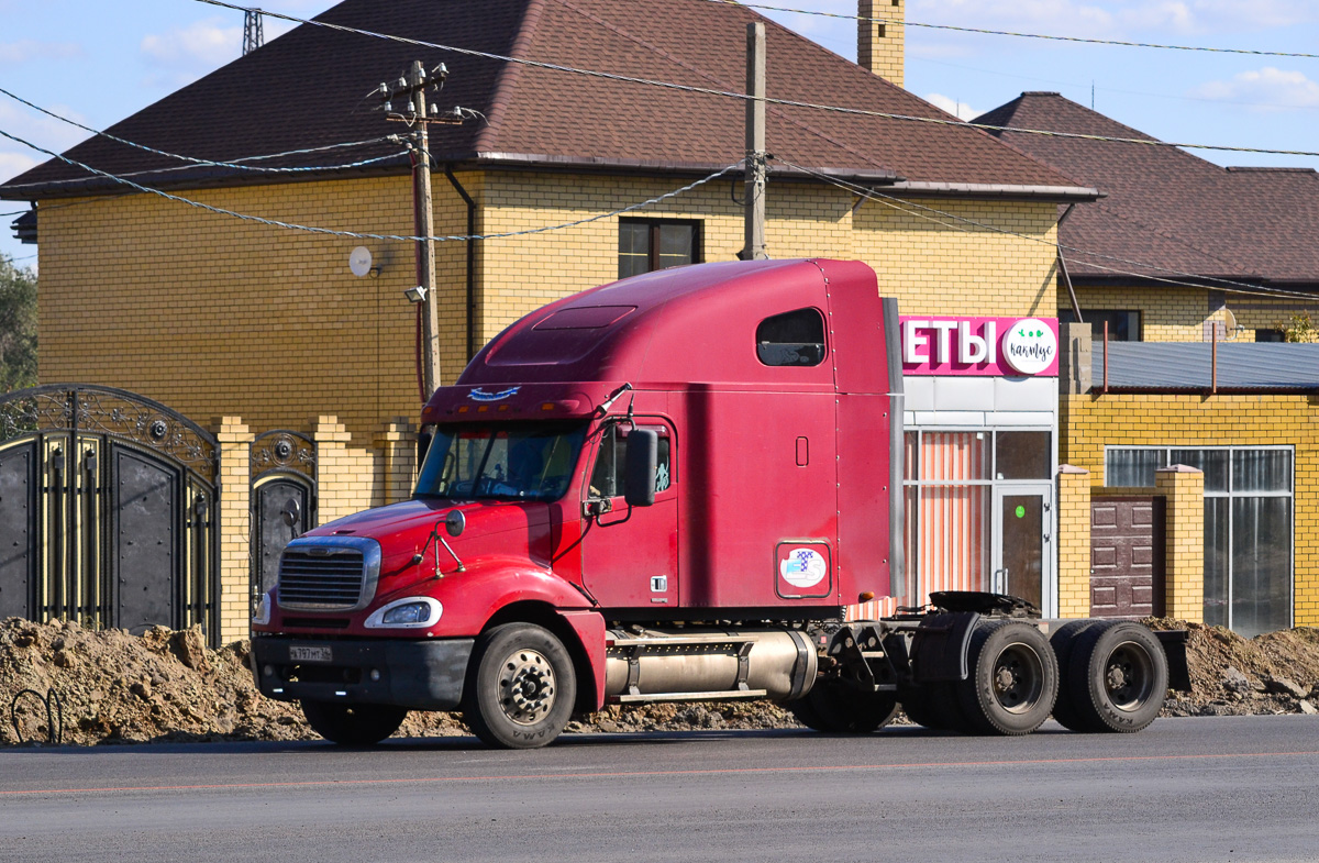 Волгоградская область, № А 797 МТ 34 — Freightliner Columbia