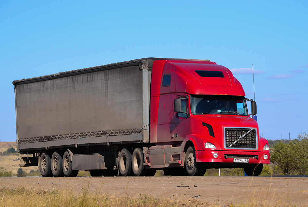 Чувашия, № Е 297 ХТ 21 — Volvo VNL670