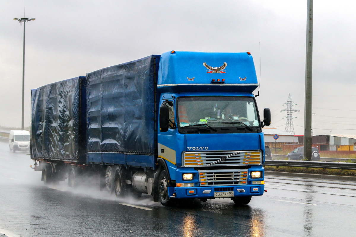 Новгородская область, № С 337 КР 53 — Volvo ('1993) FH12.340