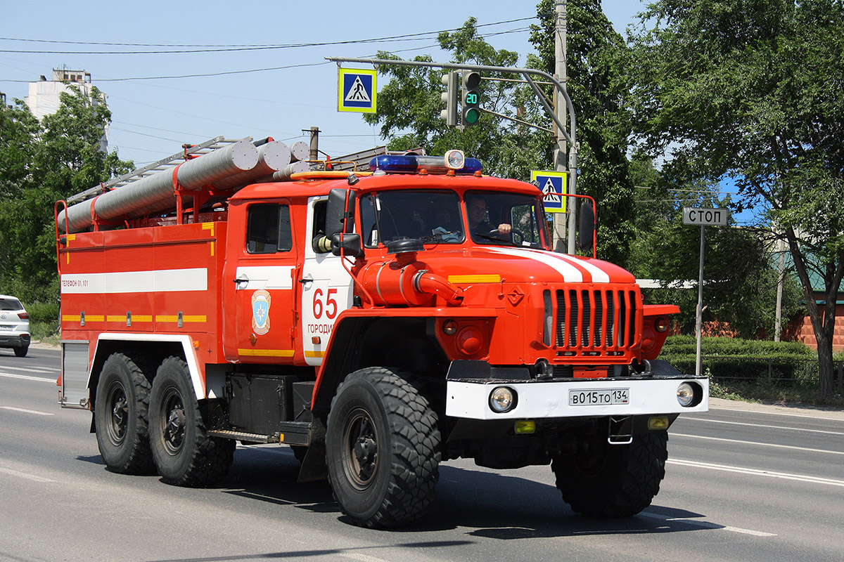 Волгоградская область, № В 015 ТО 134 — Урал-5557-72