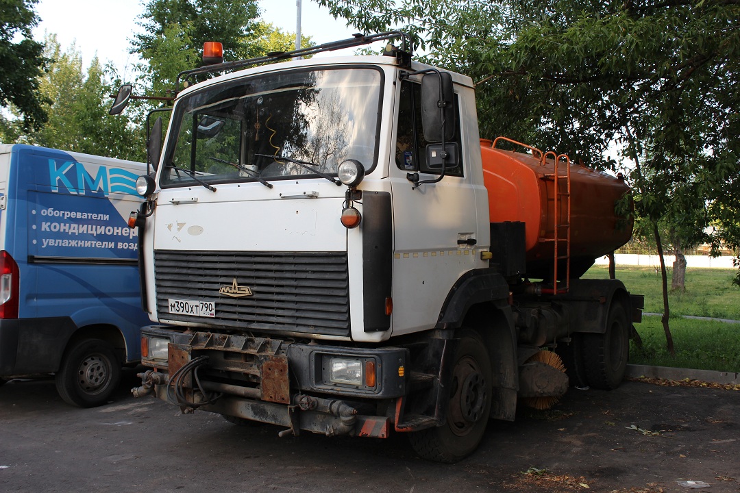 Москва, № М 390 ХТ 790 — МАЗ-438043