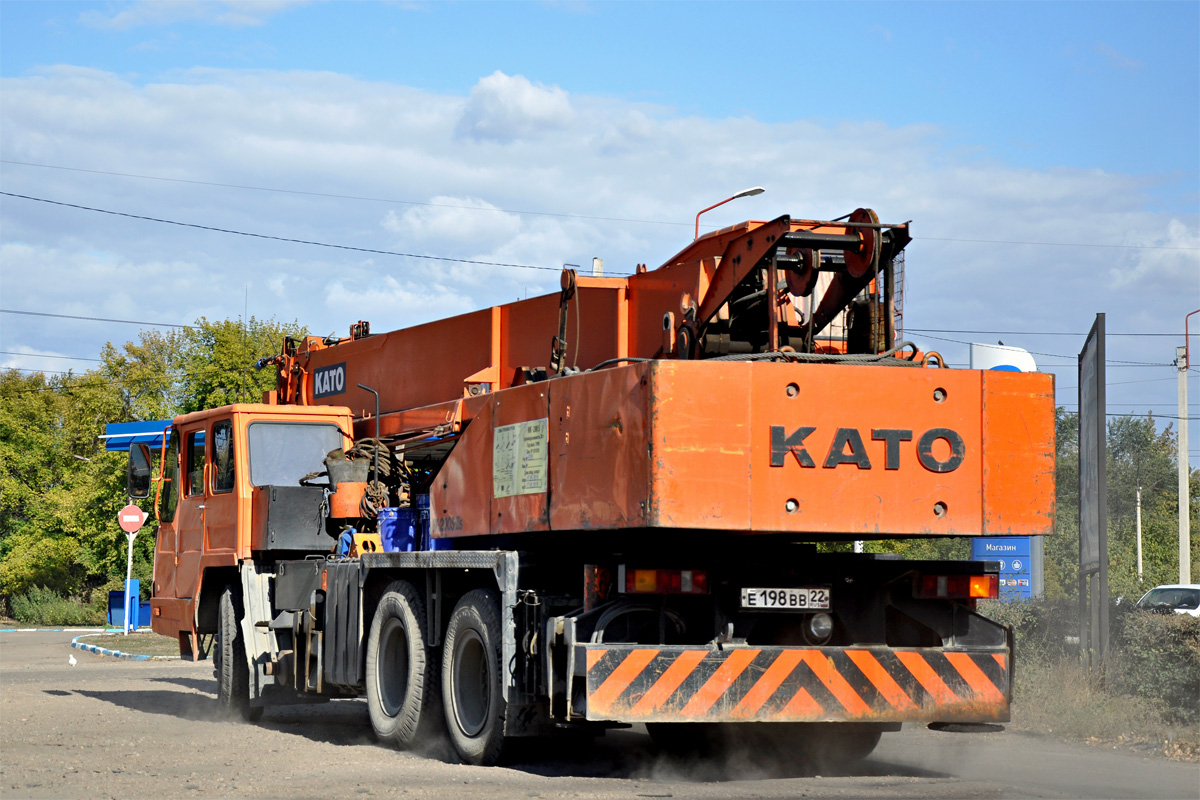 Алтайский край, № Е 198 ВВ 22 — Mitsubishi Fuso K203