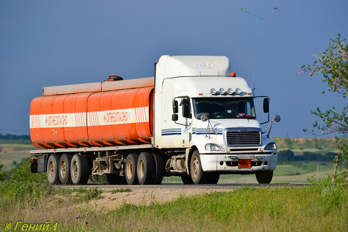 Ростовская область, № О 093 ХР 161 — Freightliner Columbia