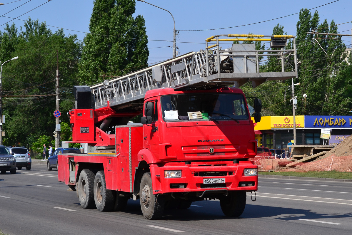 Волгоградская область, № Е 586 НО 134 — КамАЗ-6522-43