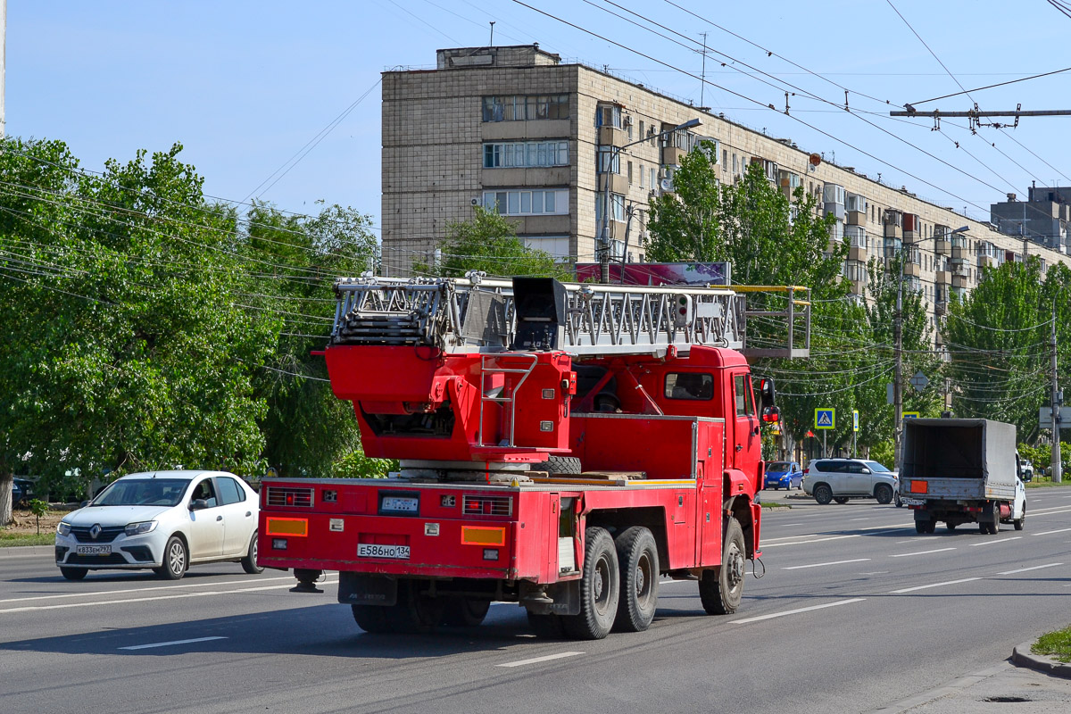 Волгоградская область, № Е 586 НО 134 — КамАЗ-6522-43