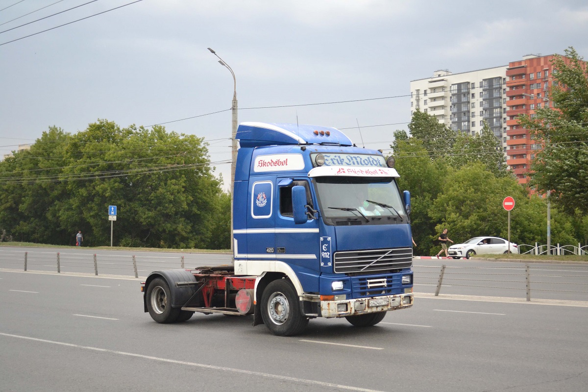 Татарстан, № О 424 АУ 116 — Volvo ('1993) FH12.420