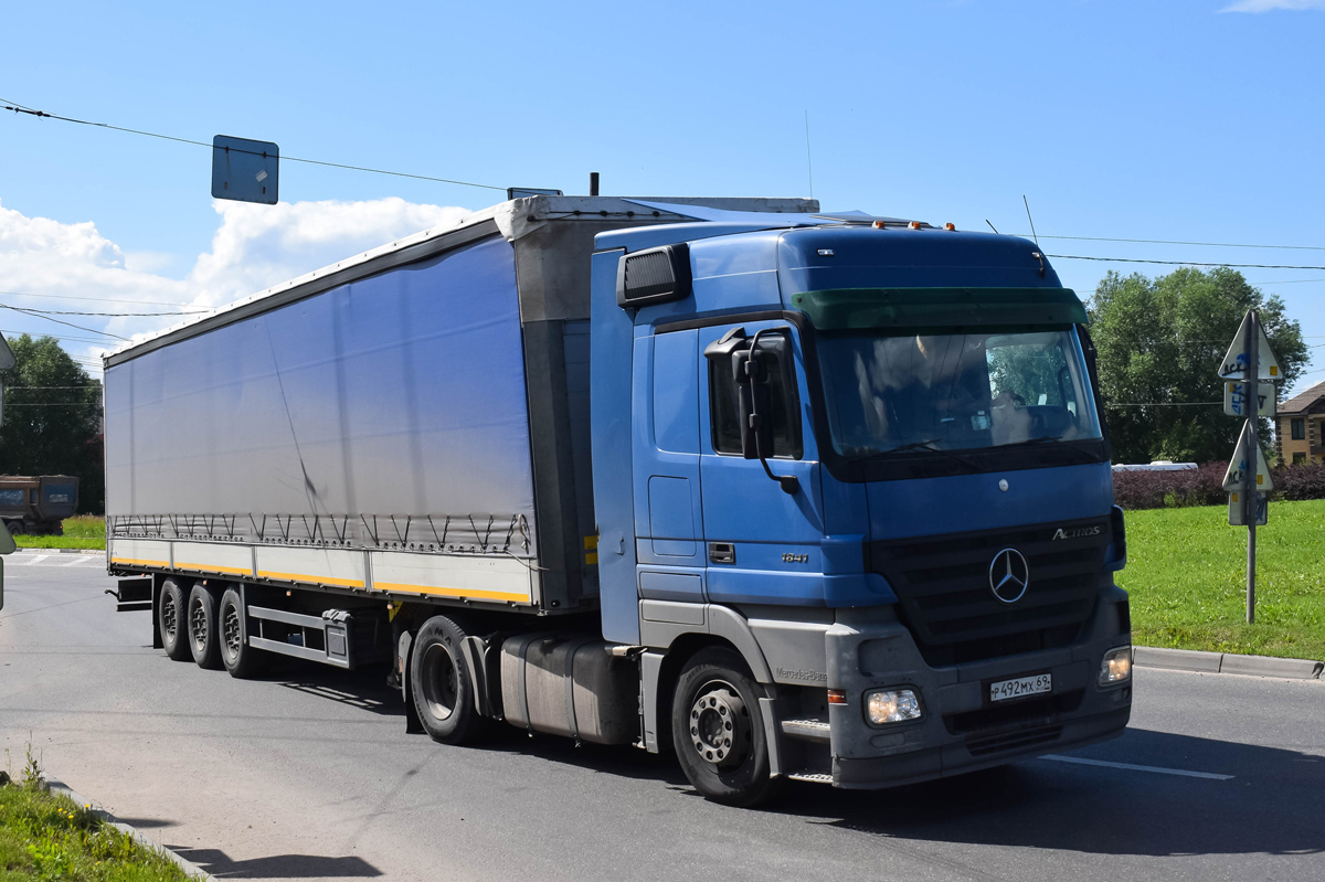 Тверская область, № Р 492 МХ 69 — Mercedes-Benz Actros ('2003) 1841