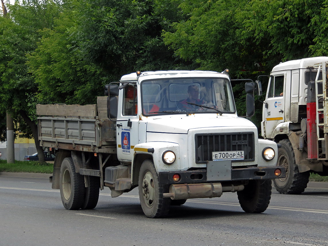 Кировская область, № Е 700 ОР 43 — ГАЗ-33098