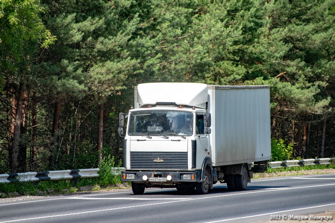 Дагестан, № М 037 ВК 05 — МАЗ-437041 "Зубрёнок"