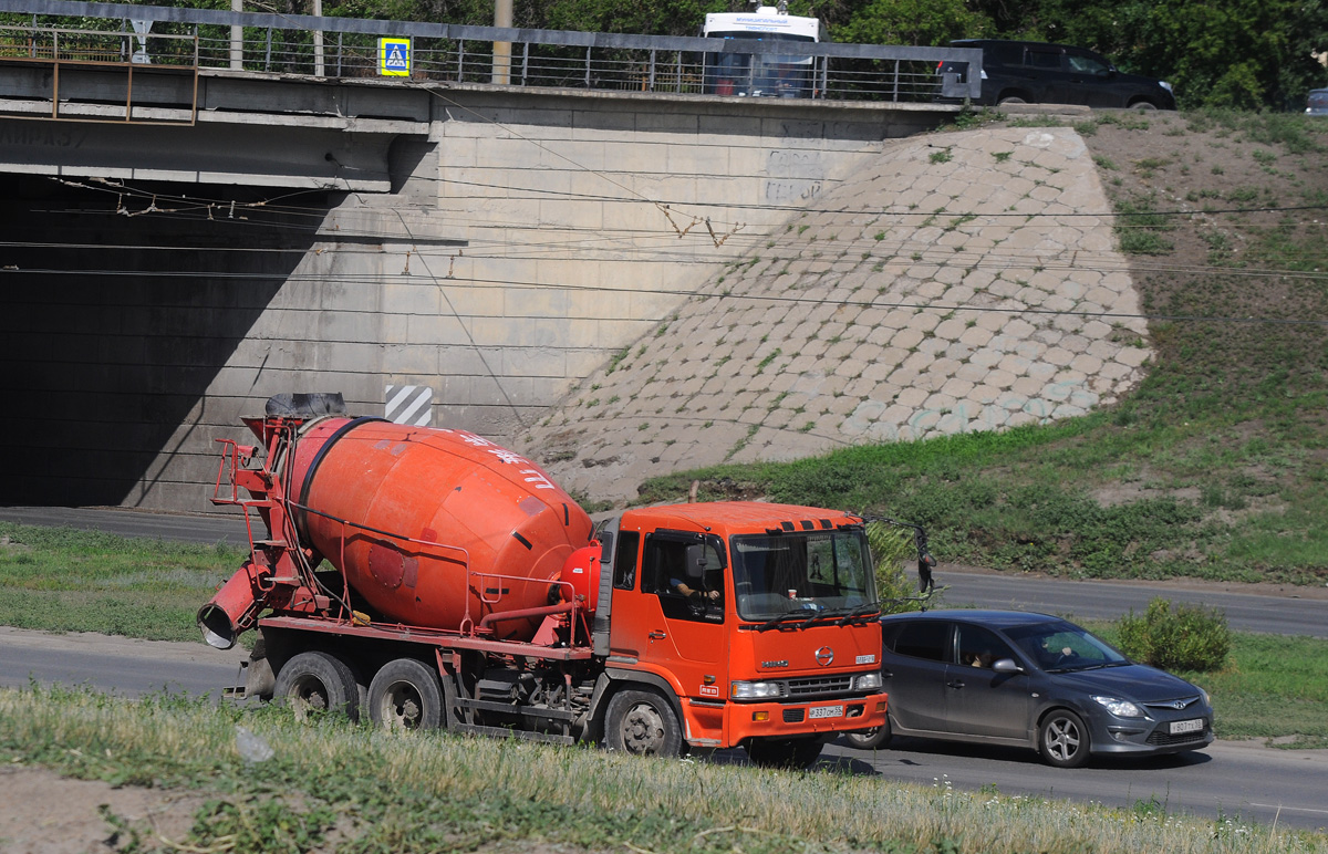 Омская область, № Р 337 ОМ 55 — Hino (общая модель)