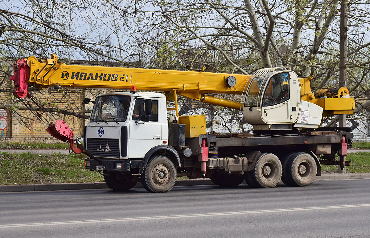 Волгоградская область, № А 964 ЕТ 134 — МАЗ-6303A3