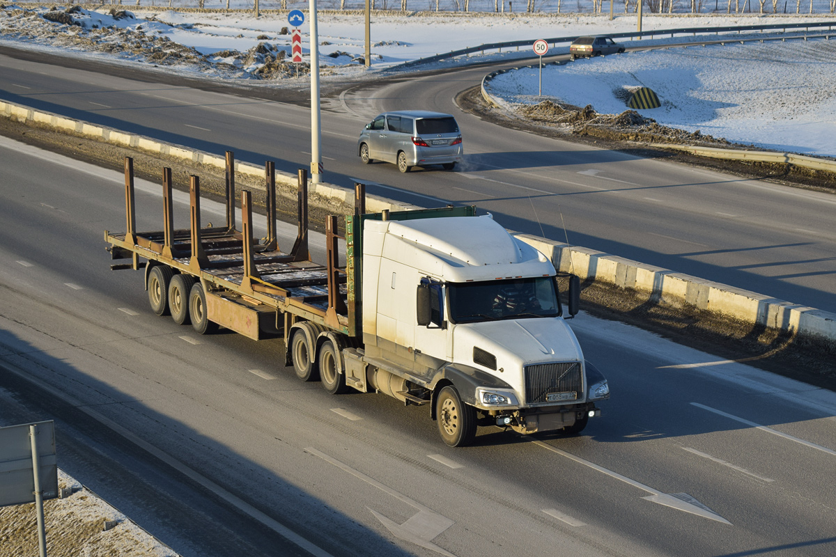 Алтайский край, № Т 055 НВ 22 — Volvo VNL610