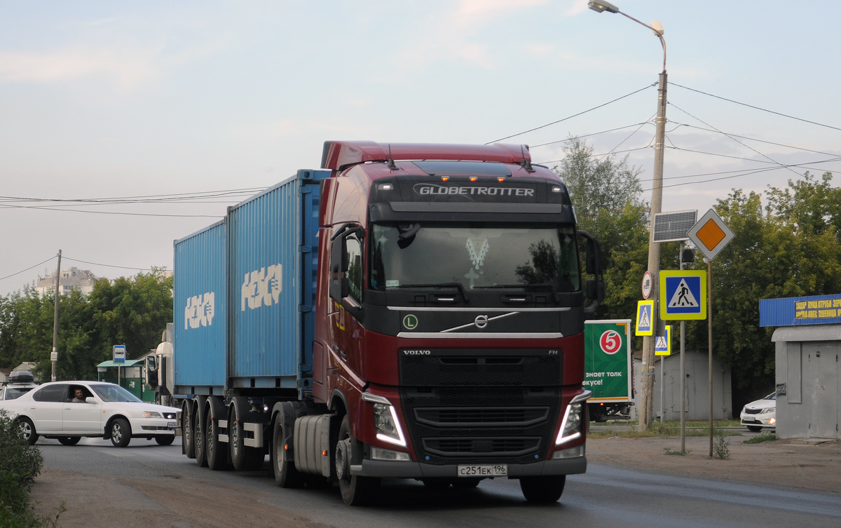 Свердловская область, № С 251 ЕК 196 — Volvo ('2012) FH.460 [X9P]