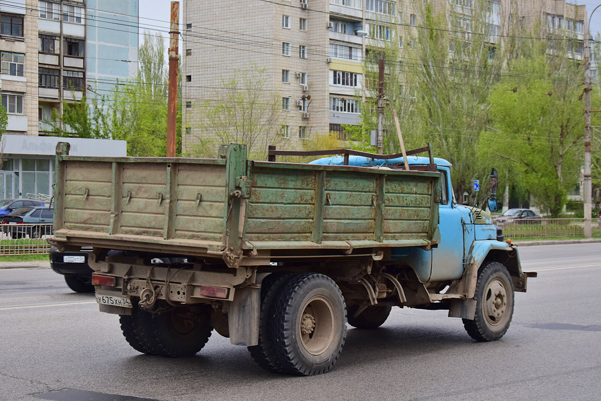 Волгоградская область, № У 675 ХН 34 — ЗИЛ-495710