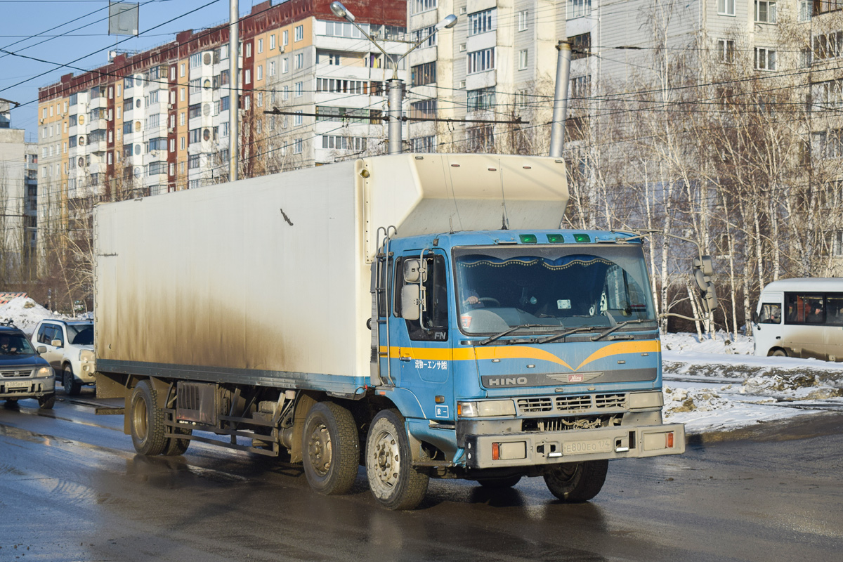 Алтайский край, № Е 800 ЕО 174 — Hino FN