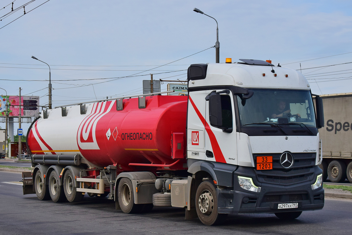 Волгоградская область, № А 297 АХ 797 — Mercedes-Benz Actros '11 1842 [Z9M]