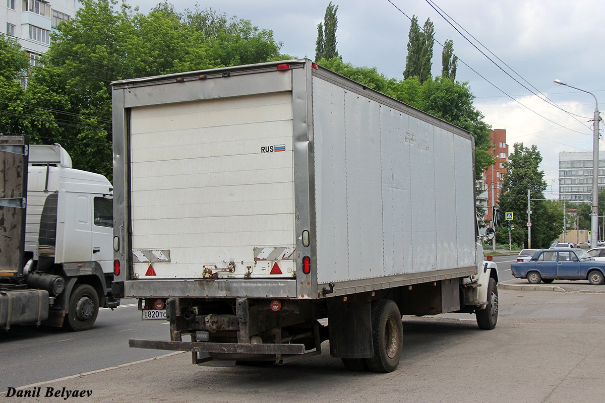 Башкортостан, № Е 820 ТО 702 — Freightliner Business Class FL