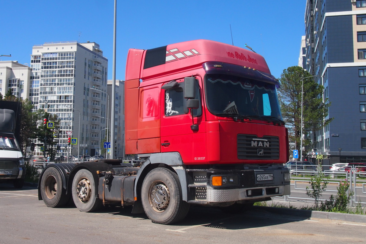 Ханты-Мансийский автоном.округ, № О 265 АВ 186 — MAN F2000 26.414