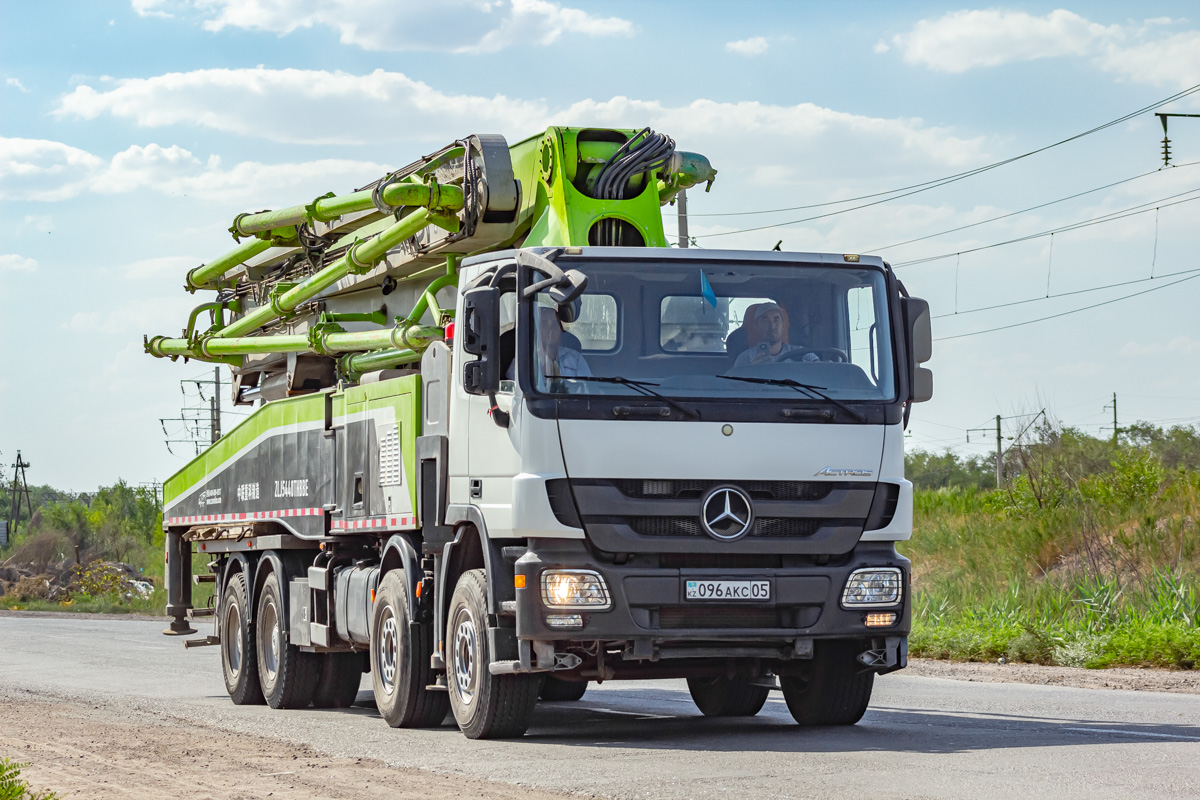 Алматинская область, № 096 AKC 05 — Mercedes-Benz Actros ('2009) 4141