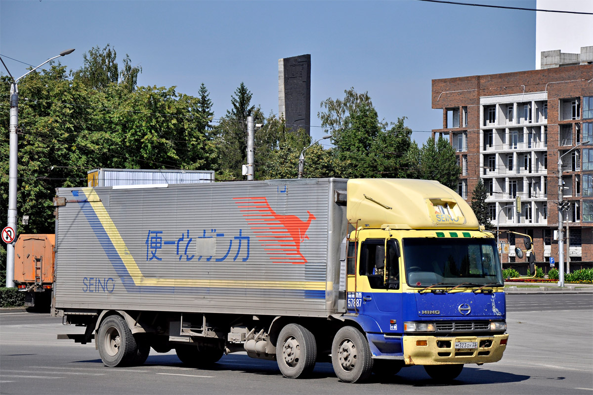 Алтайский край, № М 323 ОУ 22 — Hino FN