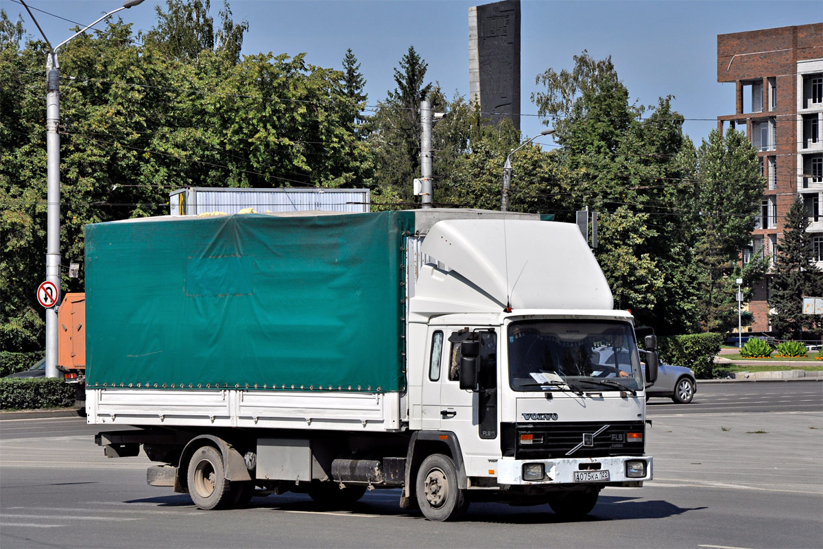 Алтайский край, № А 075 КА 122 — Volvo FL6