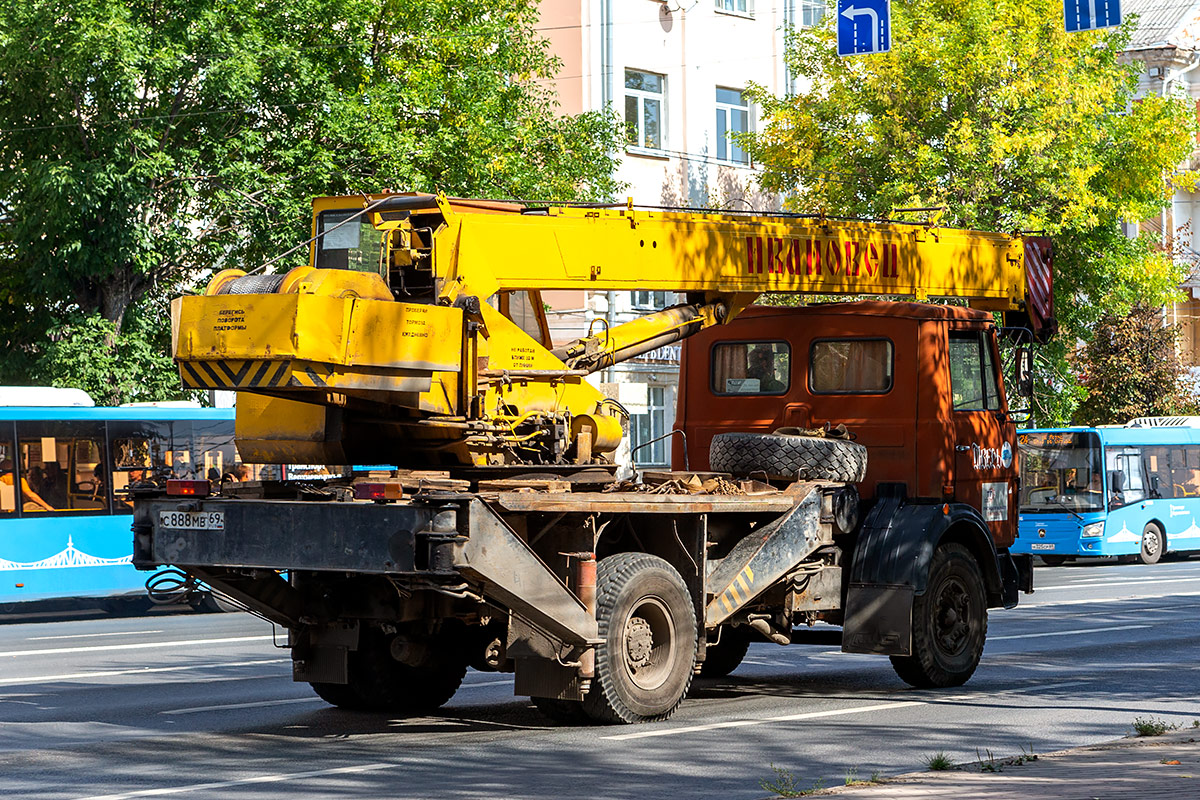 Тверская область, № С 888 МВ 69 — МАЗ-5337 [533700]