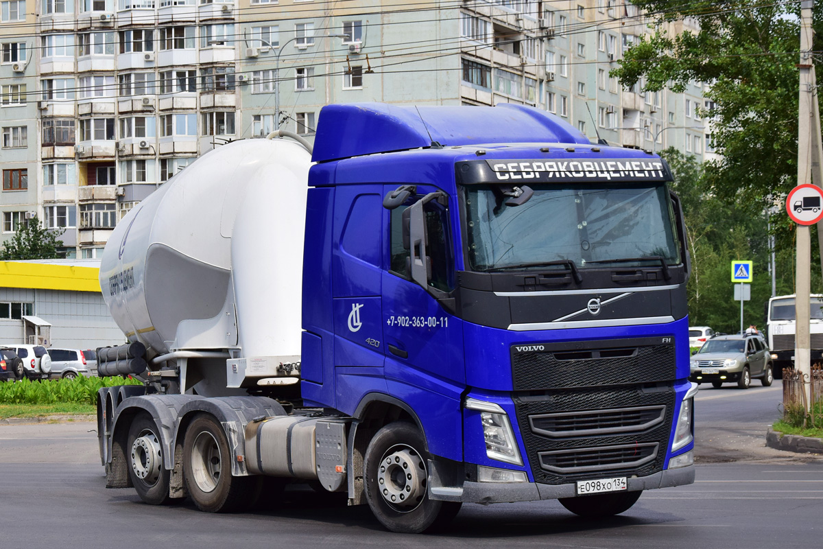 Волгоградская область, № Е 098 ХО 134 — Volvo ('2012) FH.420 [X9P]