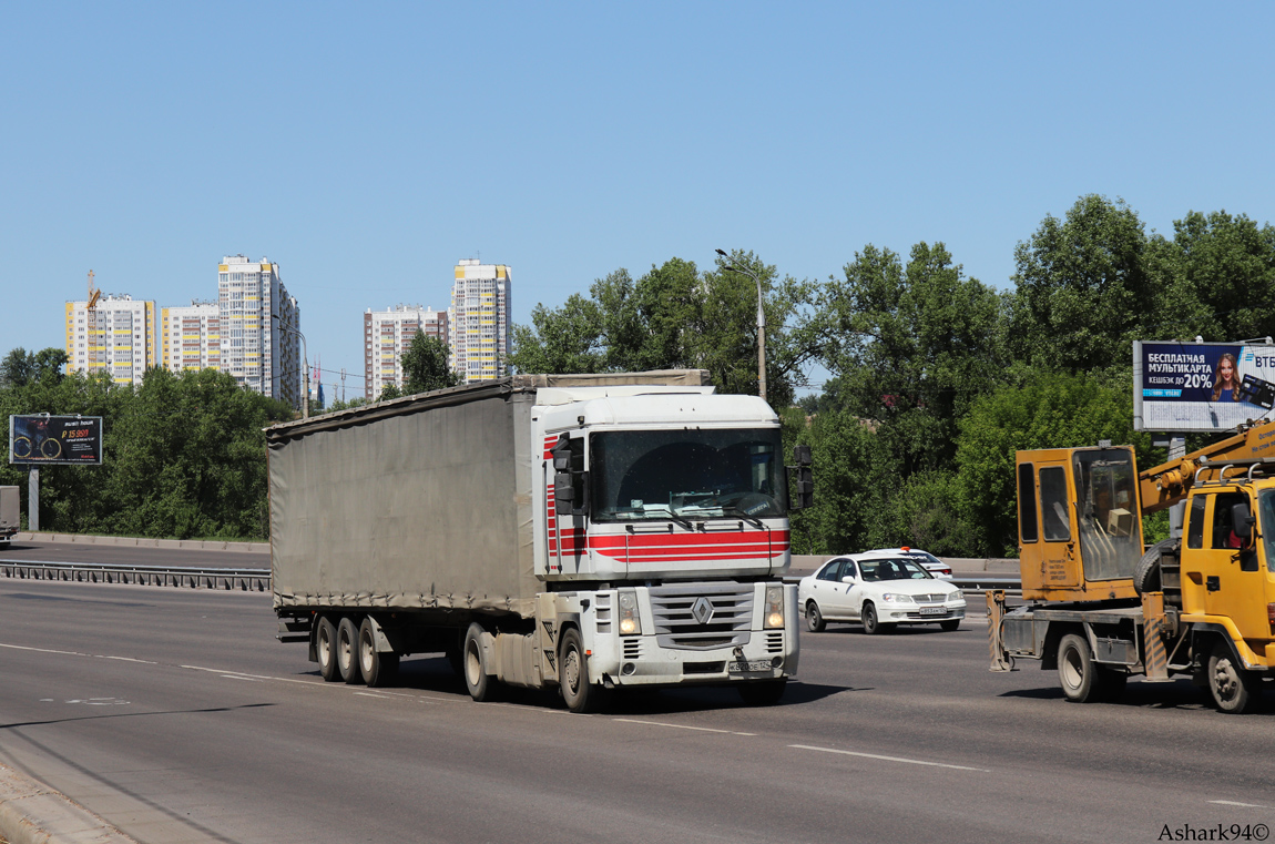 Красноярский край, № К 820 ОЕ 124 — Renault Magnum E-Tech ('2001)