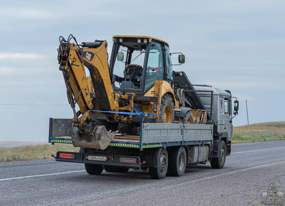 Алматы, № 029 ATM 02 — MAN F90 (общая модель); Алматинская область, № AUD 122 B — Caterpillar (общая модель)