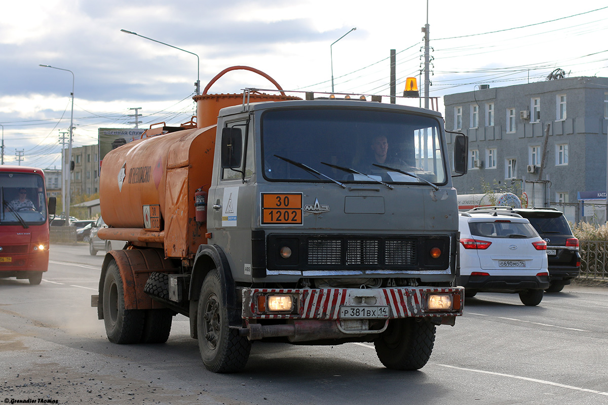 Саха (Якутия), № Р 381 ВХ 14 — МАЗ-5337 [533700]