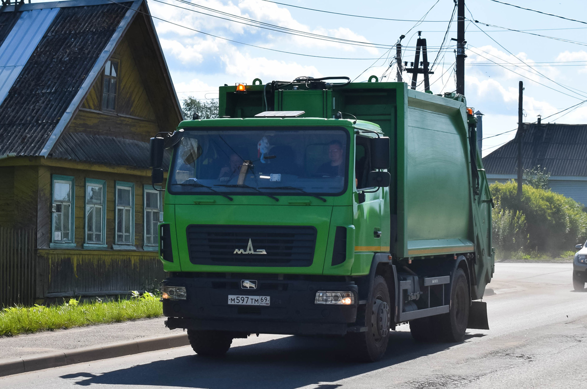 Тверская область, № М 597 ТМ 69 — МАЗ-534025